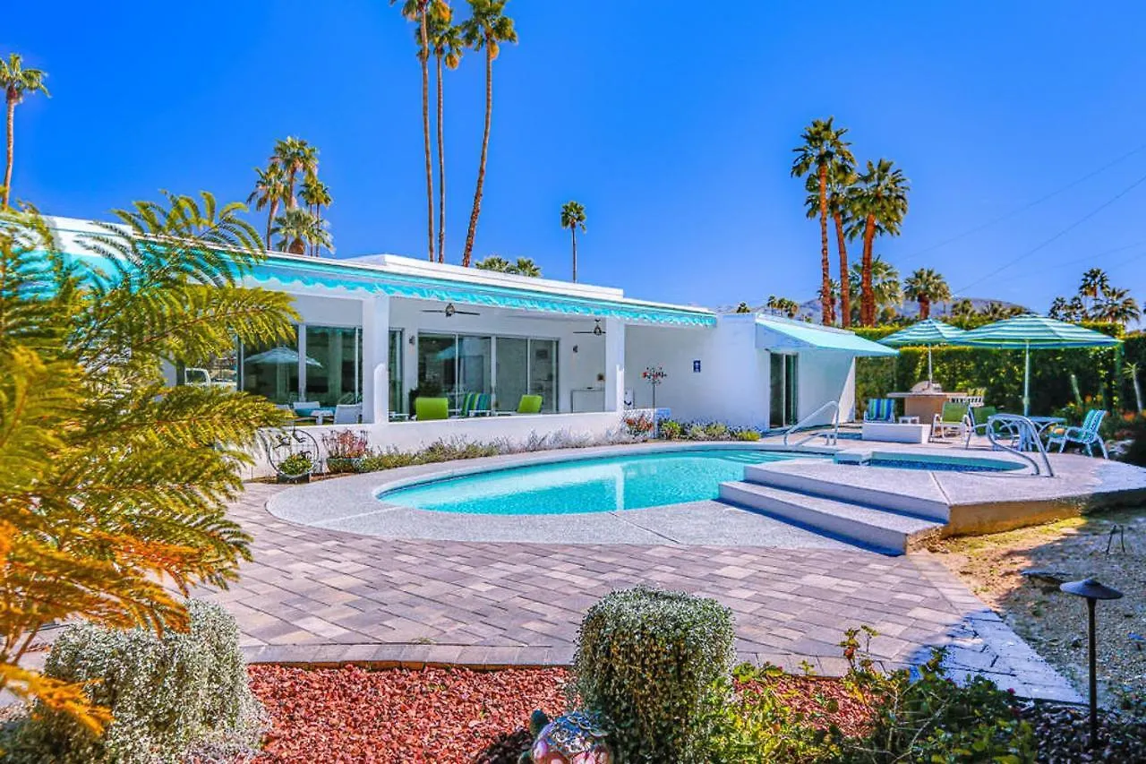 펜션 Palm Springs Timeless Beauty Permit# 4240 빌라 미국